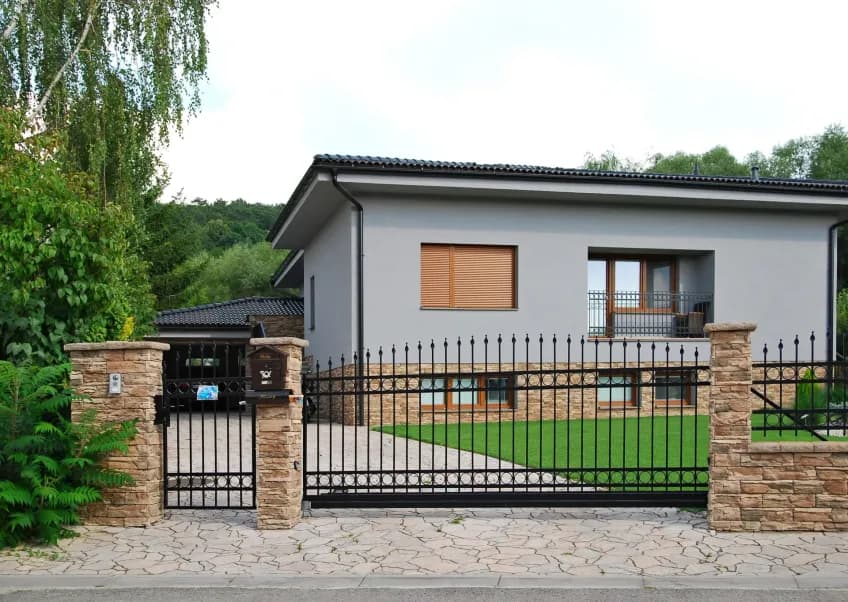SKÁLA