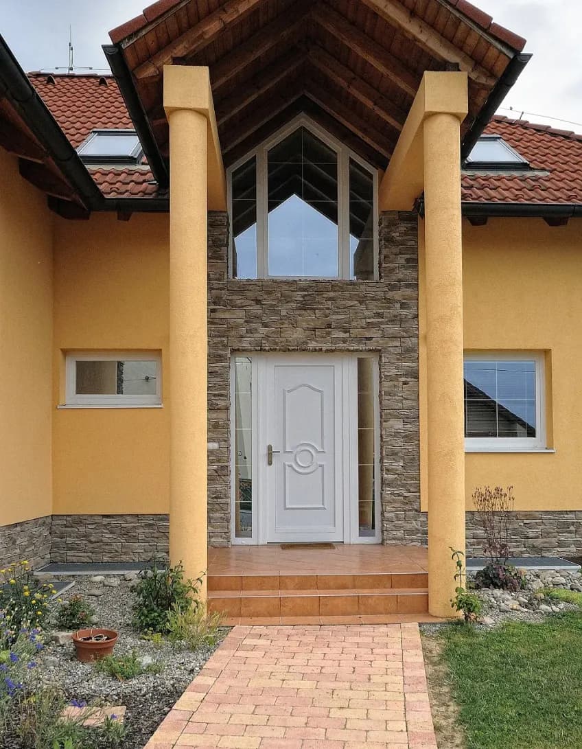 SKÁLA