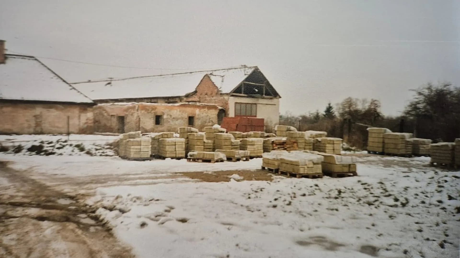 Venkovní skladové prostory